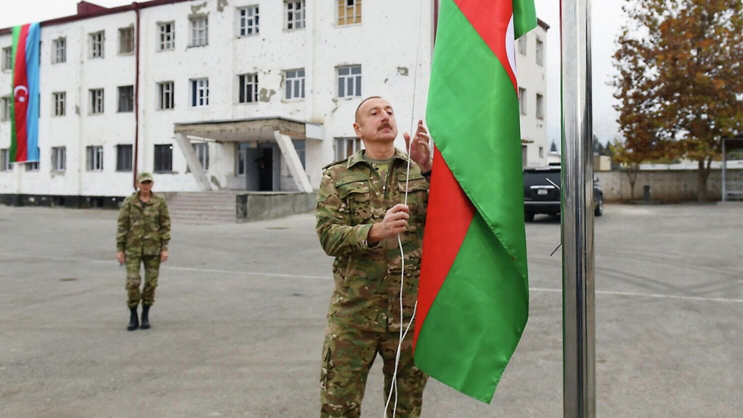 Президент Азербайджана Ильхам Алиев и первая леди Мехрибан Алиева во время посещения Физулинского и Джебраильского района - РИА Новости, 1920, 27.11.2020