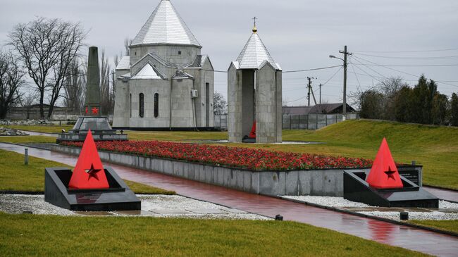 Мемориал жертвам фашистской оккупации Крыма 1941-1944 гг. Концлагерь Красный в селе Мирное 