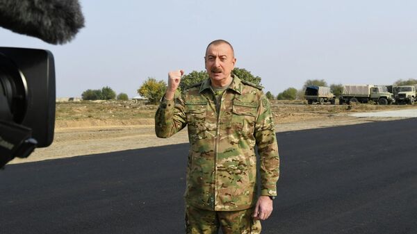 Президент Азербайджана Ильхам Алиев во время посещения городов Физули и Джебраил