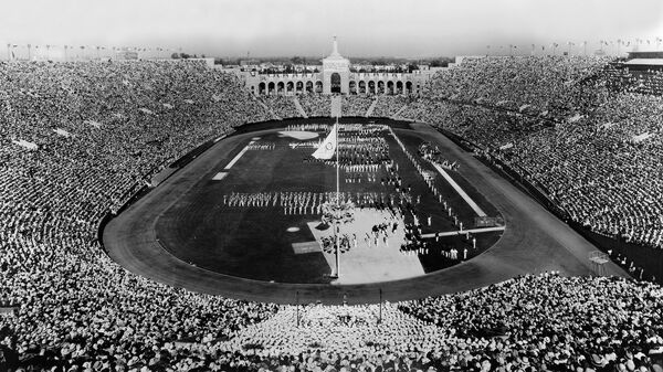 Церемония открытия Олимпийских игр 1932 года на стадионе Колизей в Лос-Анджелесе