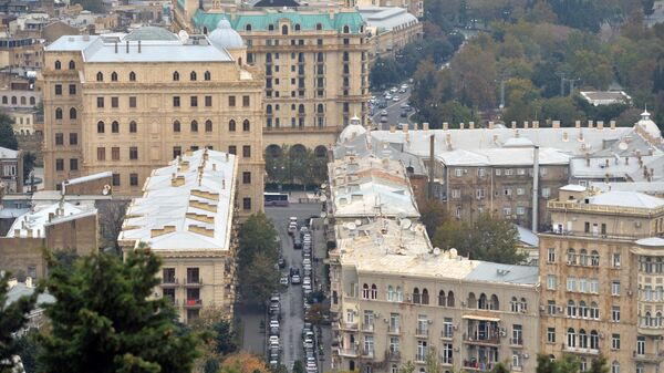 Вид на город со смотровой площадки в Баку