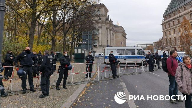 Полиция у здания бундестага в Берлине