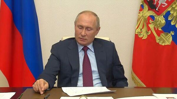Путин: Пациентами не надо управлять, пациентов надо лечить