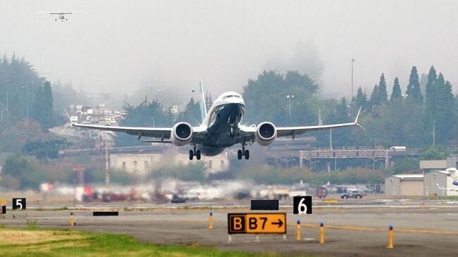 Самолет Boeing 737 MAX