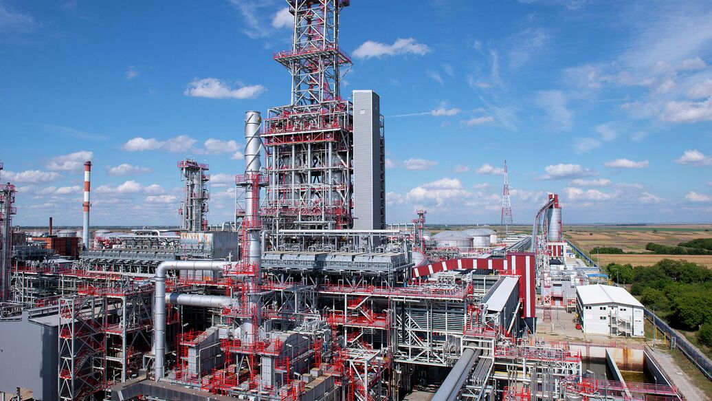 Венгрия увеличит поставки нефти в Сербию