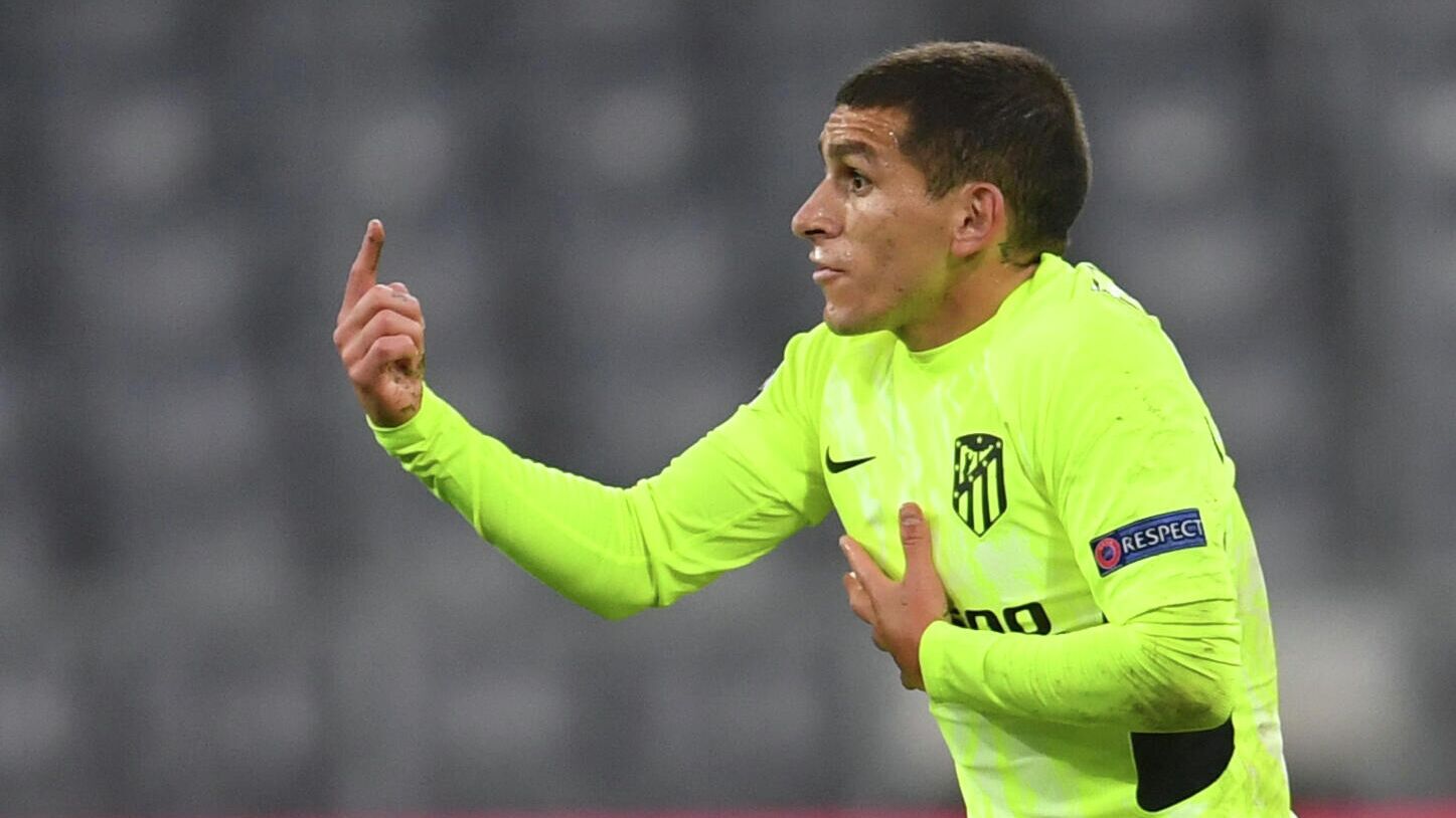 Soccer Football - Champions League - Group A - Bayern Munich v Atletico Madrid - Allianz Arena, Munich, Germany - October 21, 2020 Atletico Madrid's Lucas Torreira reacts REUTERS/Andreas Gebert - РИА Новости, 1920, 18.11.2020