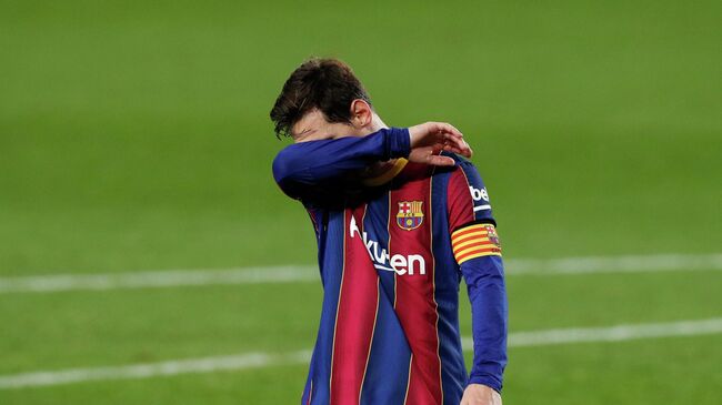 Soccer Football - La Liga Santander - FC Barcelona v Real Betis - Camp Nou, Barcelona, Spain - November 7, 2020 Barcelona's Lionel Messi reacts REUTERS/Albert Gea