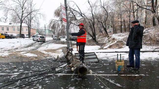 Последствия ледяного дождя во Владивостоке