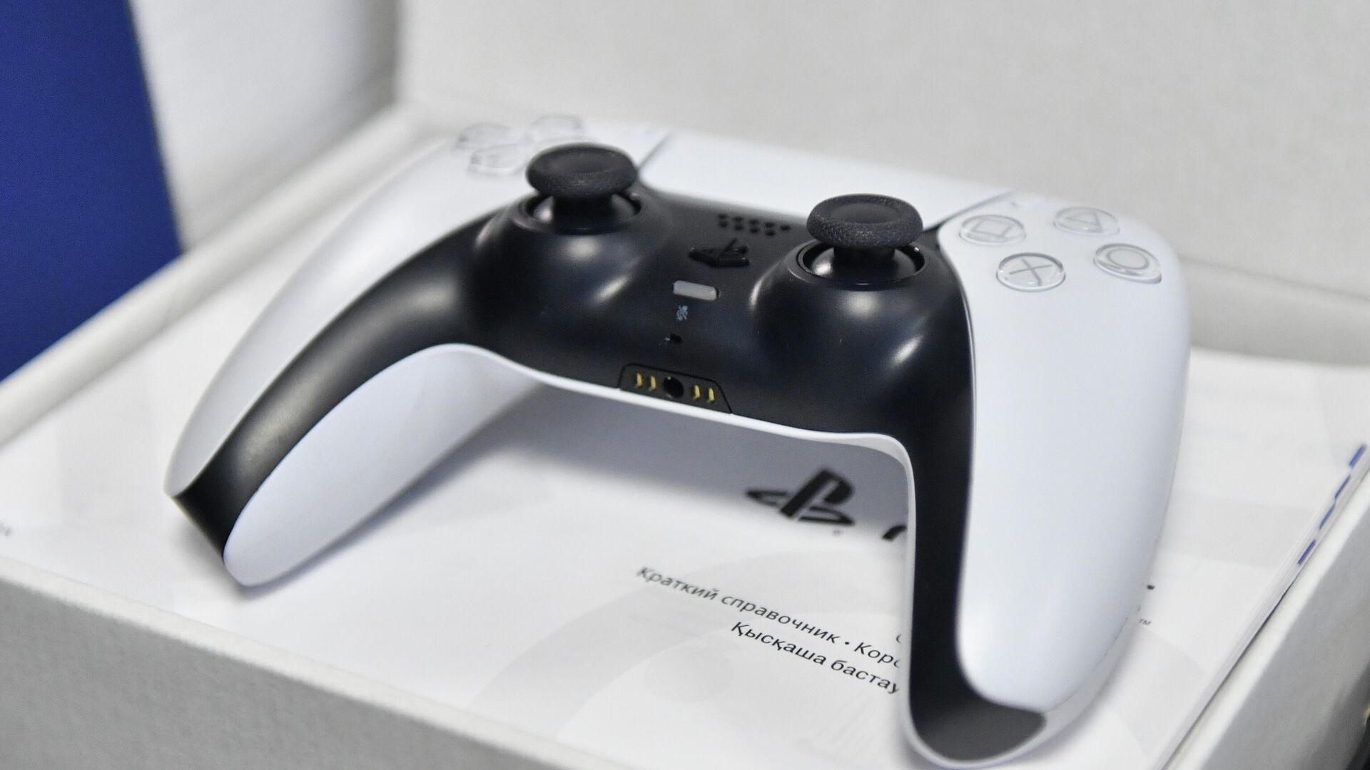 Продажа новой игровой приставки Sony PlayStation 5 в Москве - РИА Новости, 1920, 28.07.2021