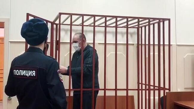 Михаил Мень в Басманном суде Москвы