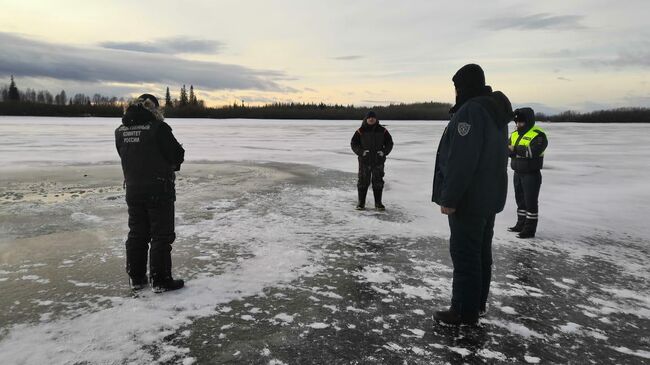 Река Ляпин в Березовском районе ХМАО, где автомобиль ушел под воду