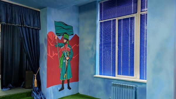 Переоформление детского игрового центра в Курчалое, где на стенах были изображены персонажи американских комиксов