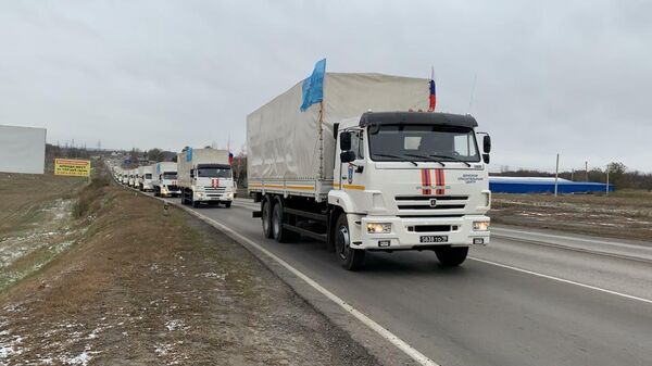 Автомобили МЧС России с гуманитарной помощью населению Нагорного Карабаха