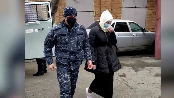 Истязавшая племянницу жительница Ингушетии перед вынесением приговора. Кадр видео