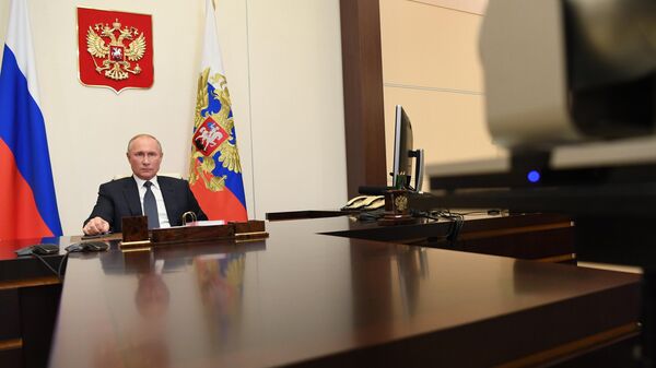 Президент РФ Владимир Путин проводит в режиме видеоконференции совещание по решению гуманитарных вопросов в районе Нагорного Карабаха