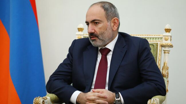 Премьер-министр Армении Никол Пашинян во время встречи с министром иностранных дел РФ Сергеем Лавровым в Ереване