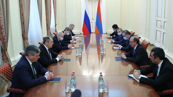 Встреча министра иностранных дел РФ Сергея Лаврова и министра иностранных дел Армении Ары Айвазяна в Ереване