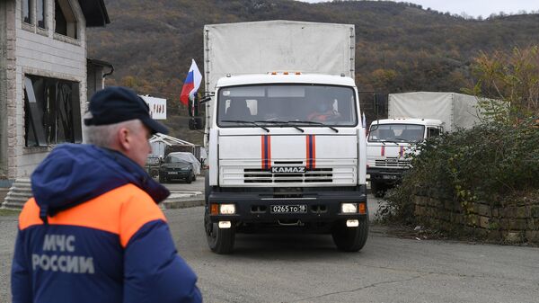 Первая колонна МЧС России с гуманитарным грузом прибыла в Степанакерт из Ростовской области