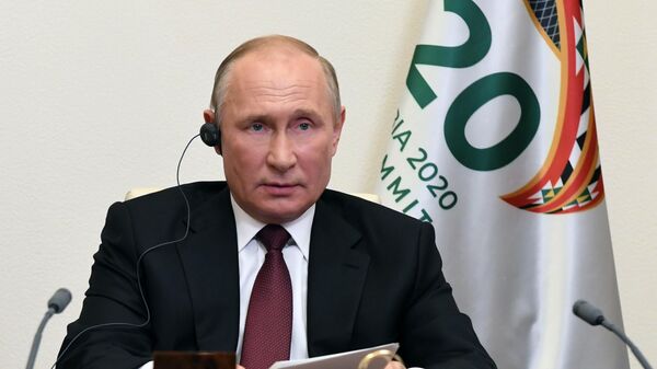 Президент РФ Владимир Путин принимает участие в работе саммита Группы двадцати в режиме видеоконференции
