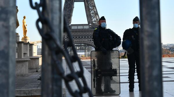 Сотрудники полиции в Париже