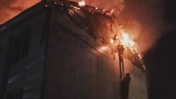 Пожар в многоквартирном доме в селе Бердигестях, где погиб человек