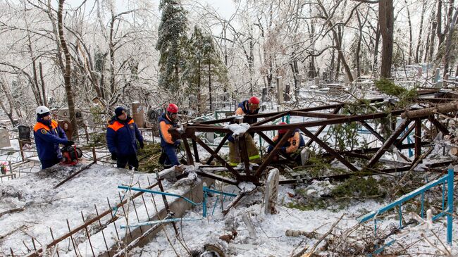 Последствия снежного циклона в Приморье