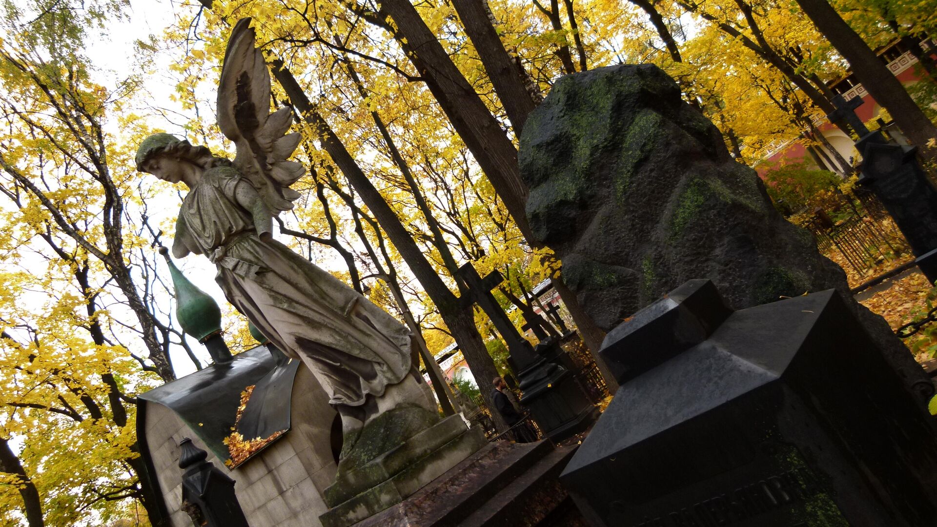 Скульптурные надгробия на кладбище Донского монастыря - РИА Новости, 1920, 21.02.2022