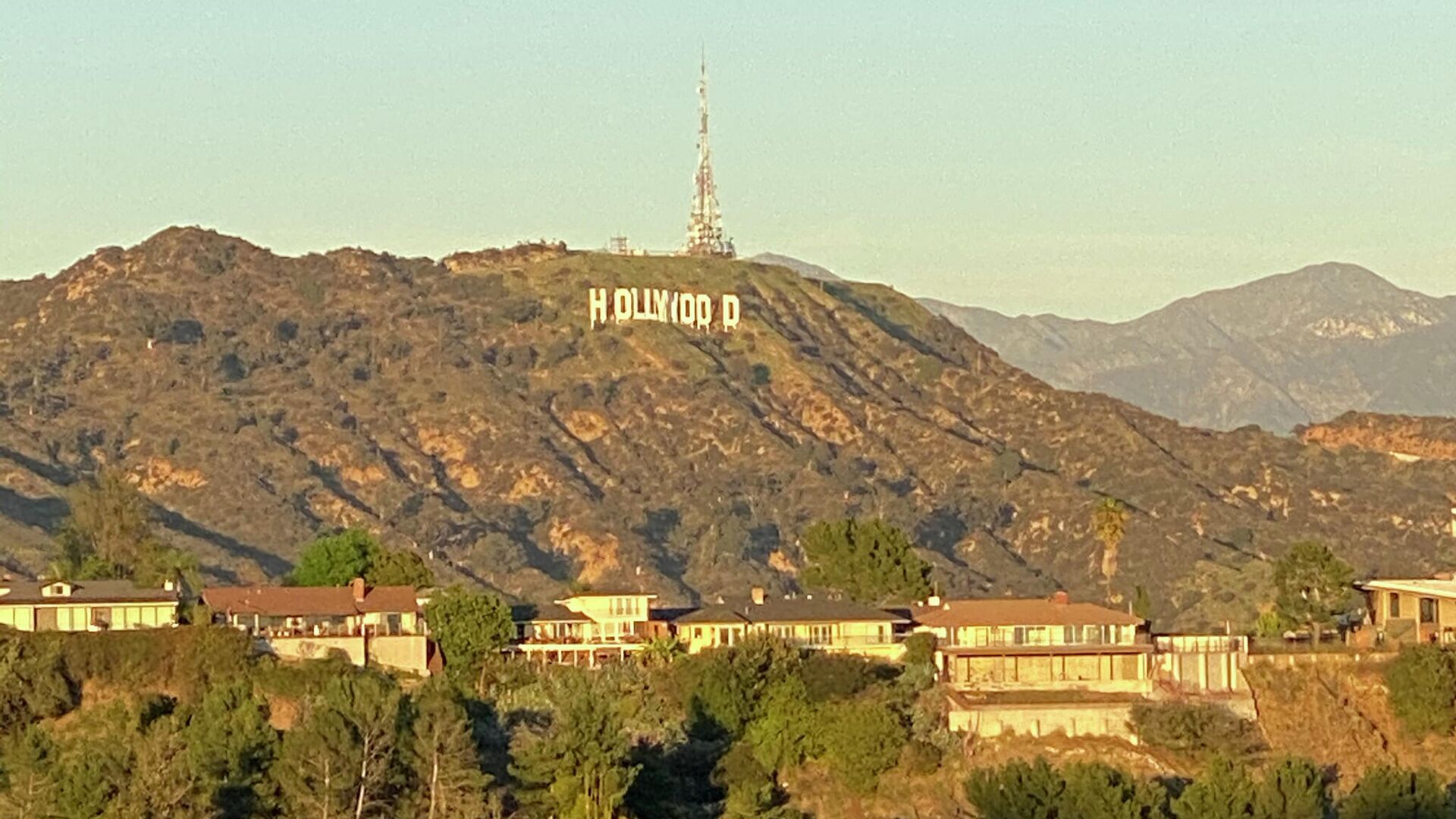 Лос-Анджелес, гастроли. Вид на гору с символом Голливуд - РИА Новости, 1920, 29.01.2023