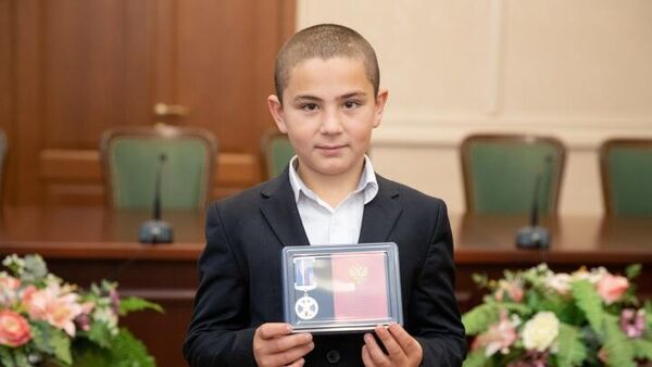 Батыр Гаджаев, награжденный медалью Совета Федерации За проявленное мужество