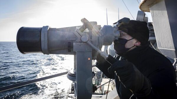 Американский эсминец Джон Маккейн в заливе Петра Великого