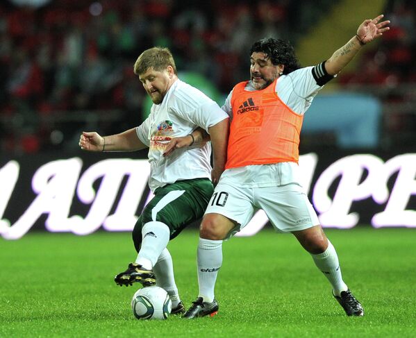 Глава Чеченской Республики Рамзан Кадыров и аргентинский футболист Диего Марадона (слева направо)