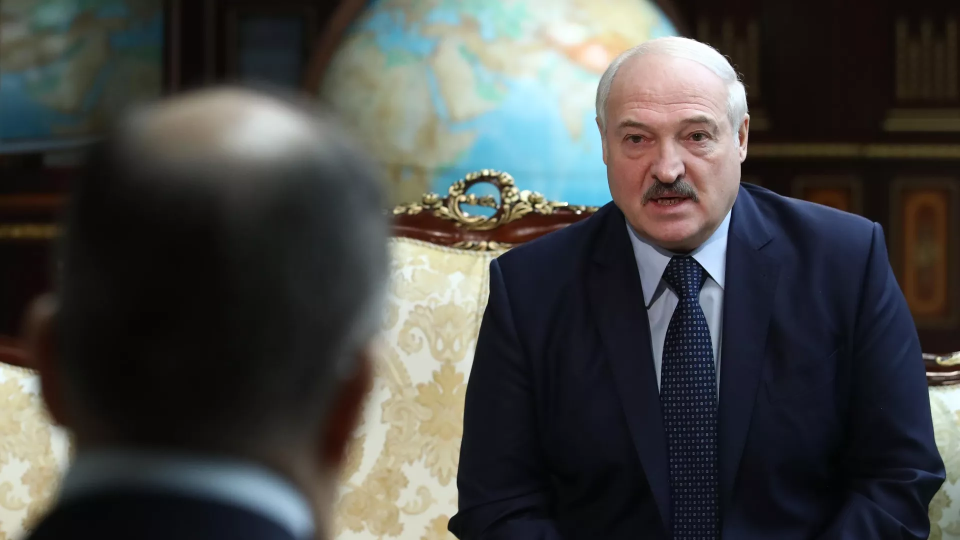 Президент Белоруссии Александр Лукашенко на встрече во Дворце независимости в Минске с министром иностранных дел России Сергеем Лавровым - РИА Новости, 1920, 26.11.2020