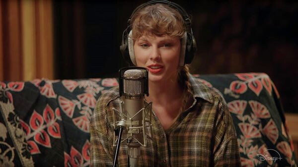 Кадр из трейлера фильма Taylor Swift – folklore: the long pond studio sessions