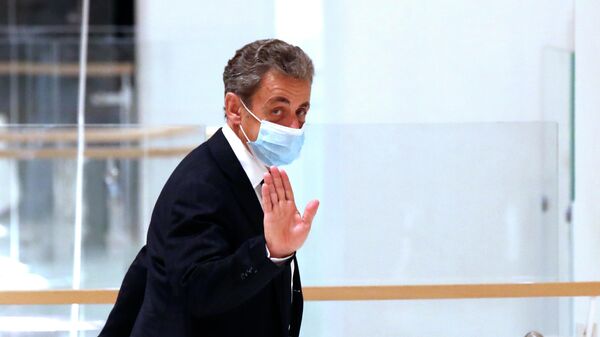 Бывший президент Франции Николя Саркози в здании суда