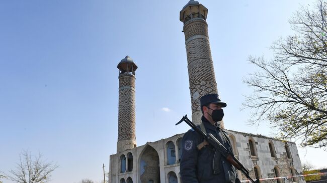 Азербайджанский полицейский