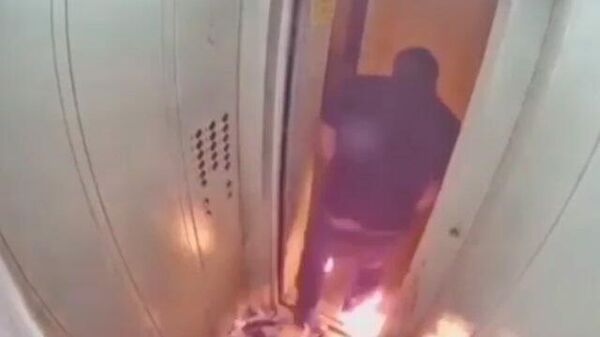 “Перекур в лифте“: житель Оренбурга чуть не сгорел при поджоге воспламеняющейся жидкости