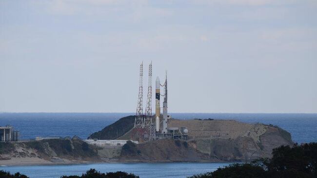 Японская ракета H2A со спутником оптической ретрансляции данных JDRS-1 перед запуском в Космическом центре Танэгасима