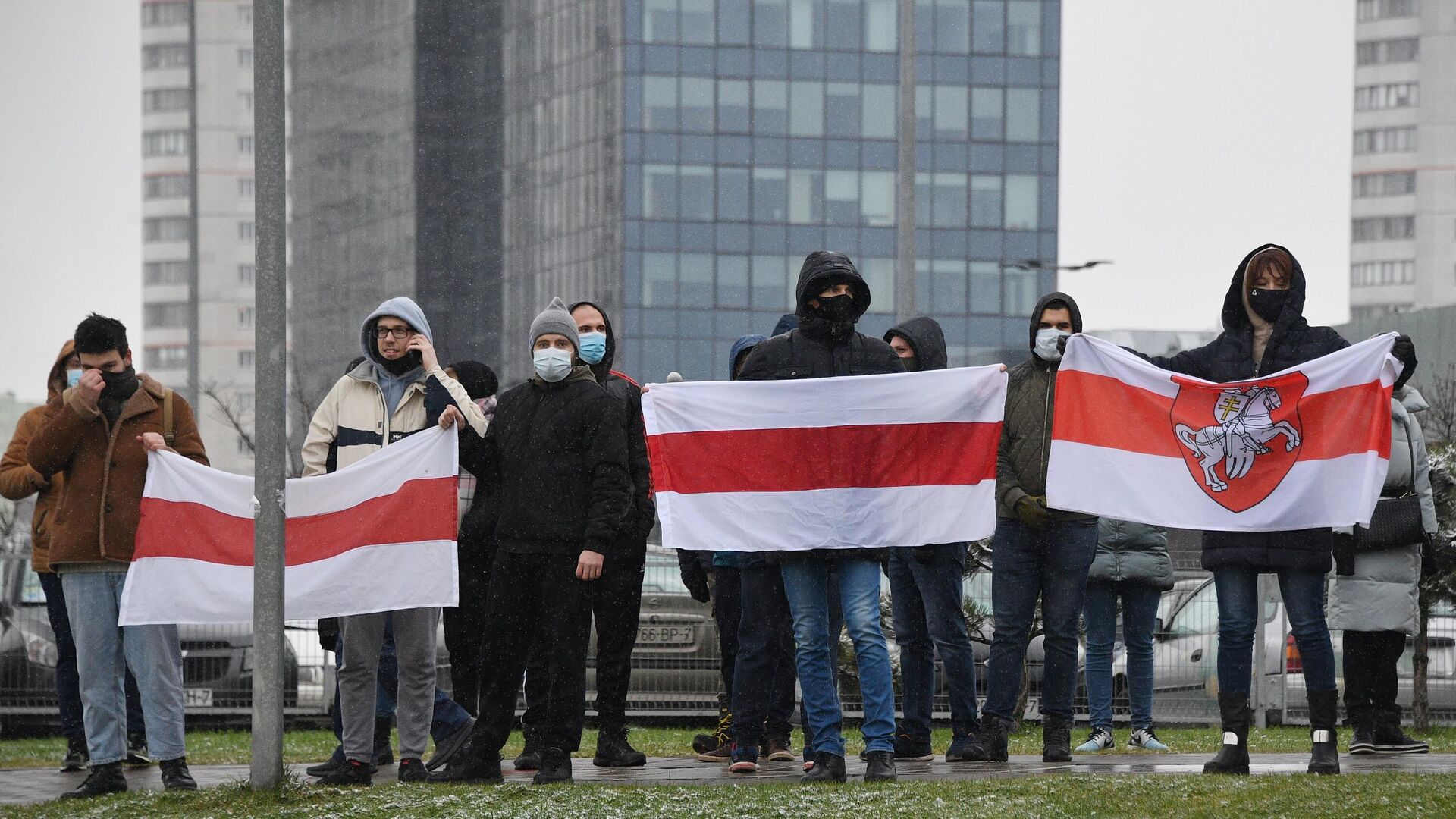 Участники несанкционированной акции протеста Марш соседей в Минске - РИА Новости, 1920, 30.11.2020