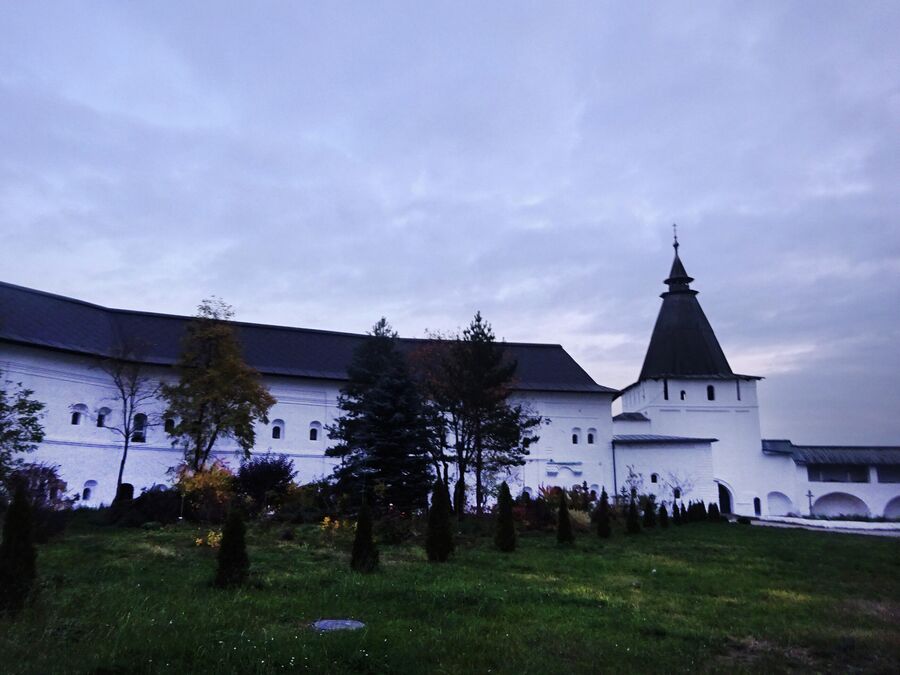 Братский келейный корпус в Свято-Пафнутьевом Боровском монастыре