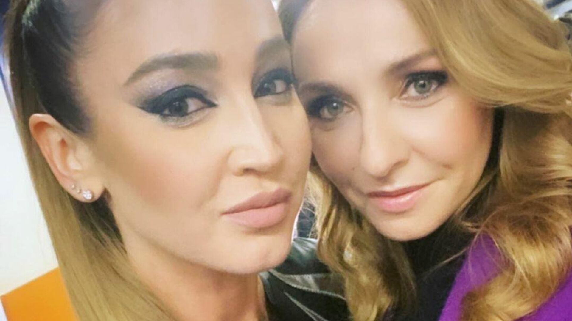 Ольга Бузова и Татьяна Навка - РИА Новости, 1920, 30.11.2020