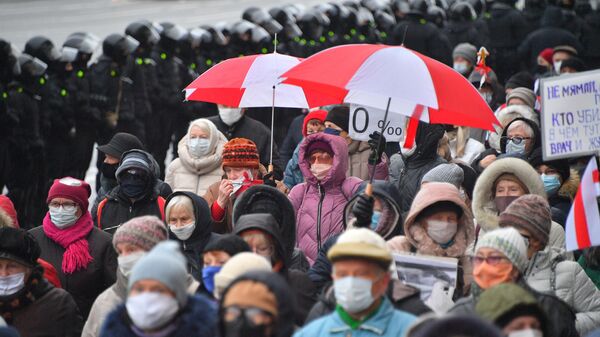 Участники акции протеста пенсионеров Марш мудрости в Минске