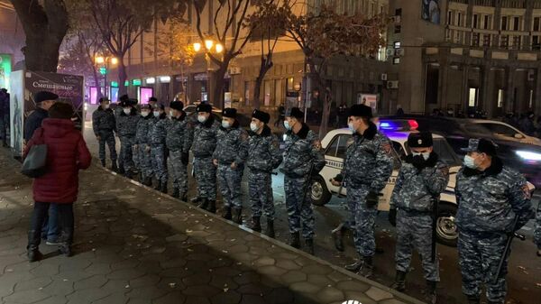 Сотрудники полиции в Ереване