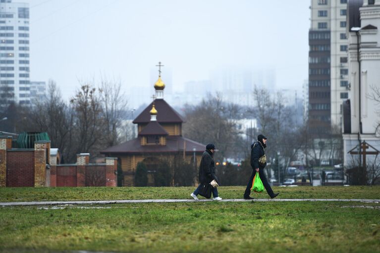 Аномально теплая погода в Москве