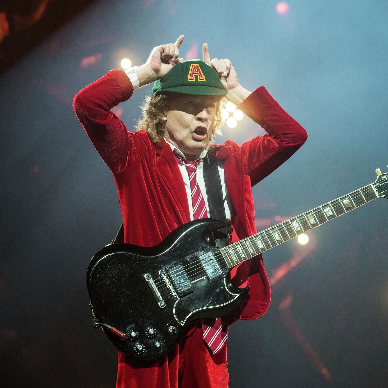 Гитарист AC/DC объяснил название нового альбома группы - РИА Новости,  01.12.2020