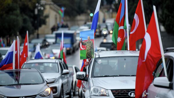 Празднования на улице в Баку возвращение Лачинского района