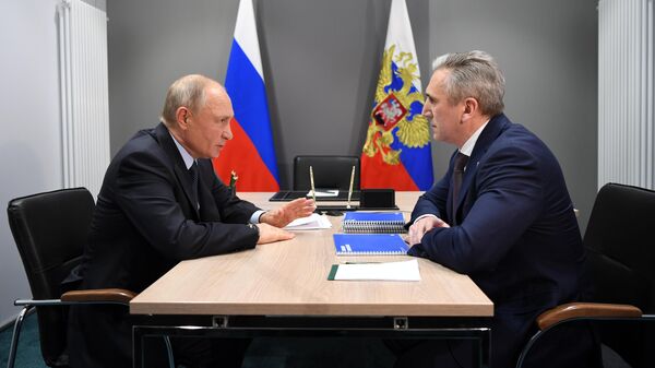 Президент РФ Владимир Путин и губернатор Тюменской области Александр Моор