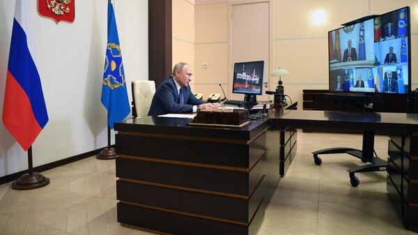 Президент РФ Владимир Путин проводит сессию Совета коллективной безопасности ОДКБ