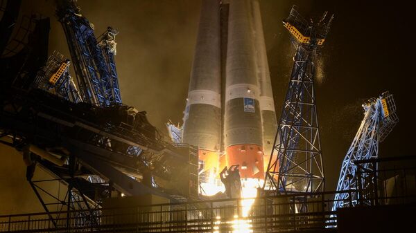 Старт ракеты-носителя Союз-2.1б со спутником связи Гонец-М с космодрома Плесецк