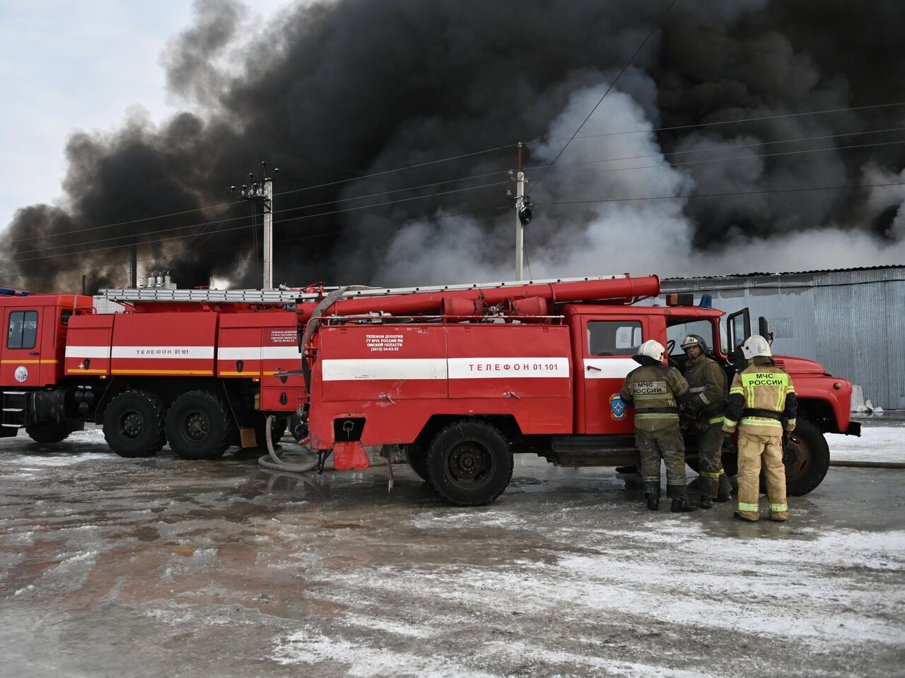 В Ленинградской области загорелся цех по производству мебели - РИА Новости,  03.04.2021