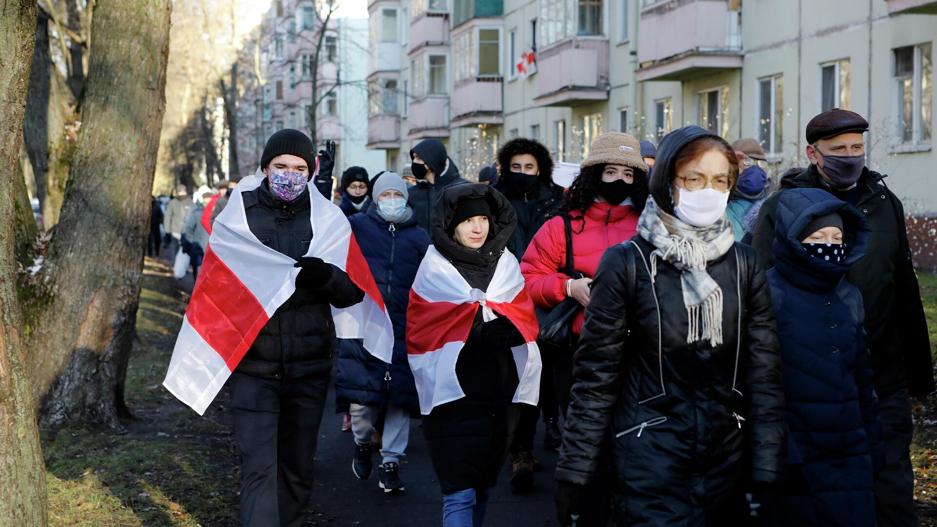 Участники несанкционированной акции протеста в Минске - РИА Новости, 1920, 28.01.2021